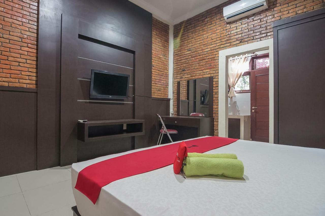 Wisma tamu Reddoorz Near Cambridge Square 2 Medan