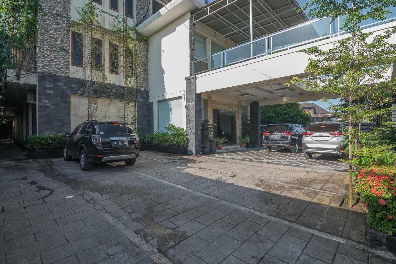 Reddoorz Near Cambridge Square 2 Medan