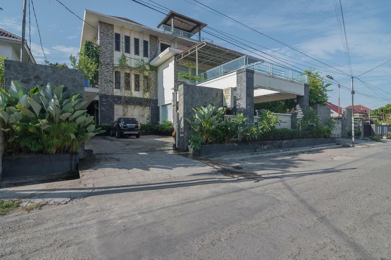 Reddoorz Near Cambridge Square 2 Wisma tamu 3*