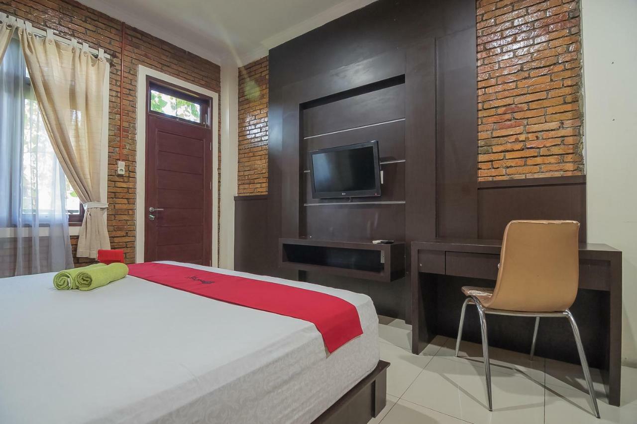 Reddoorz Near Cambridge Square 2 Medan
