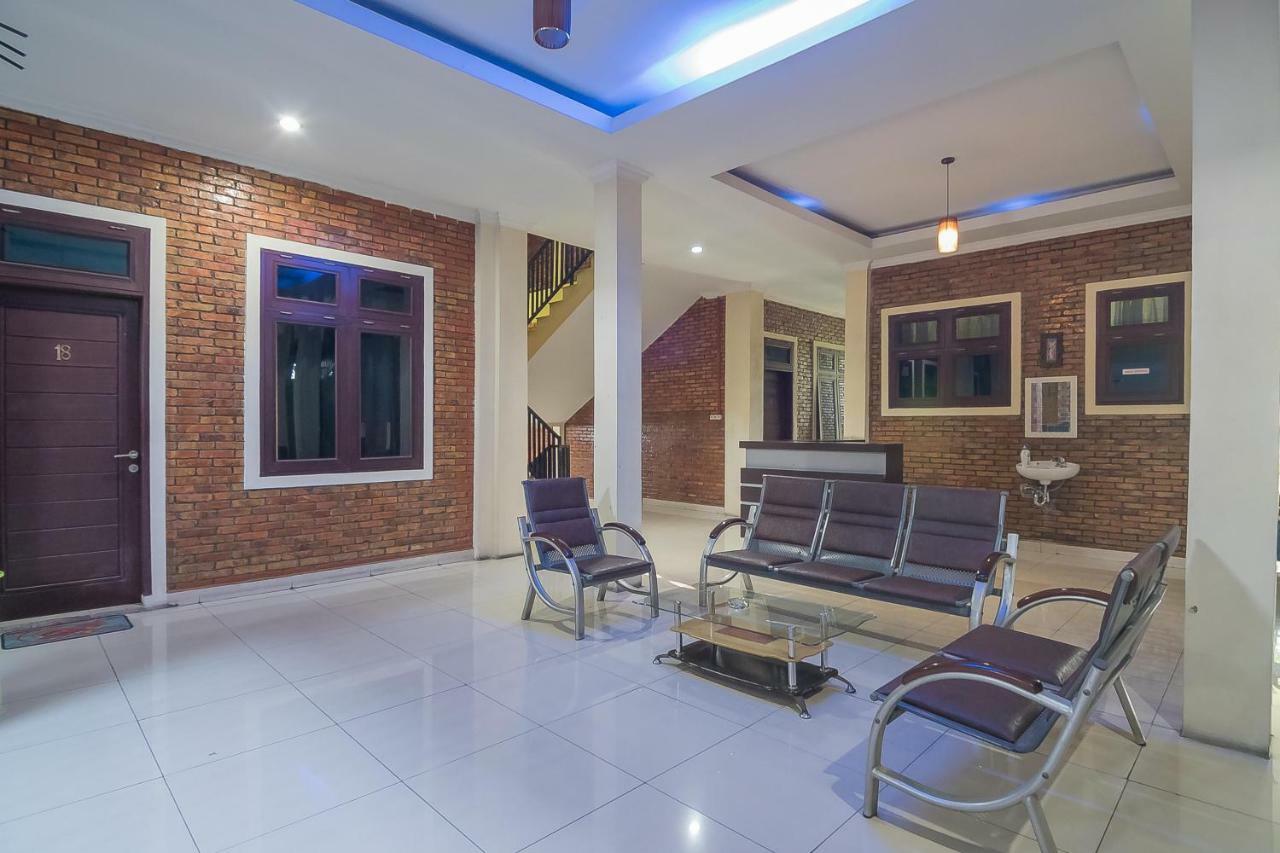 Wisma tamu Reddoorz Near Cambridge Square 2