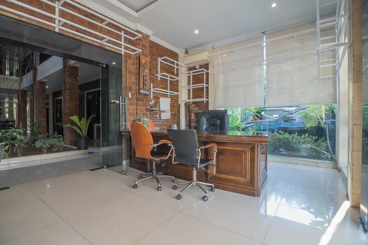Reddoorz Near Cambridge Square 2 Medan