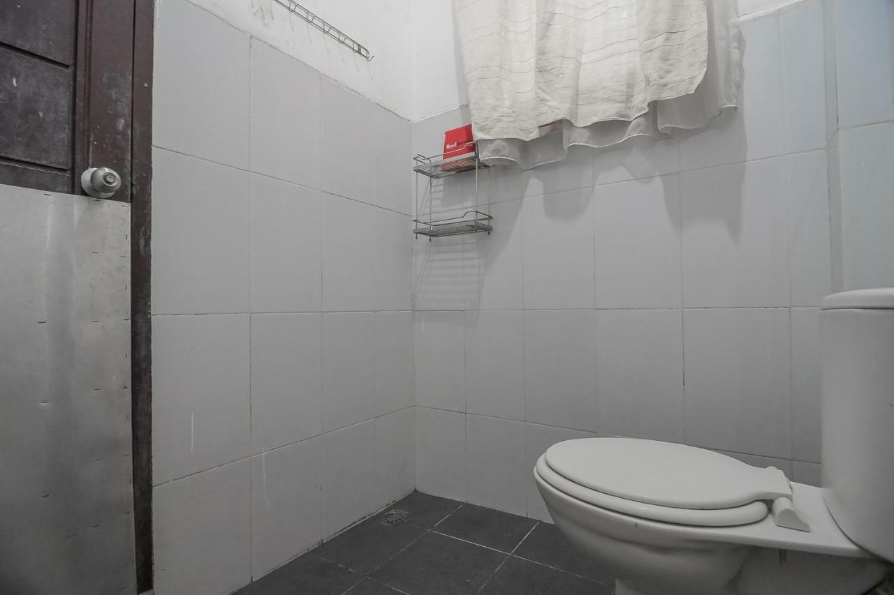 Wisma tamu Reddoorz Near Cambridge Square 2